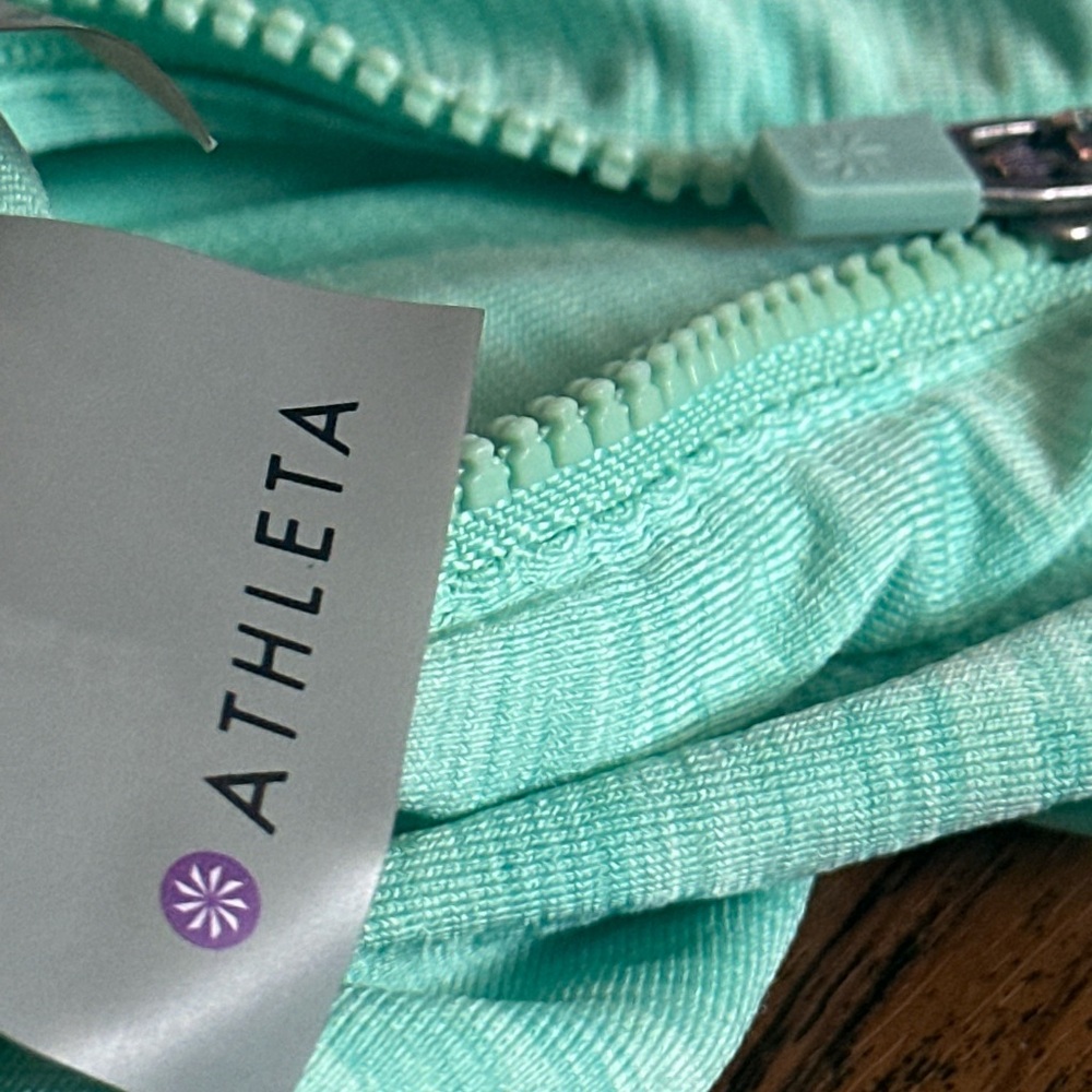 Mint Green Athleta Quarter Zip 🩵